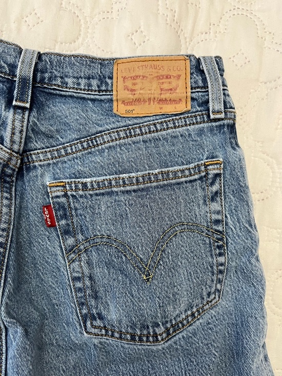 Levi’s 501 Original High Rise Straight Leg Jeans Medium Wash W26 L30 - Picture 14 of 17